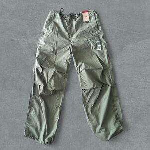 Levi's Women's Y2K Khaki Pants (NWT)